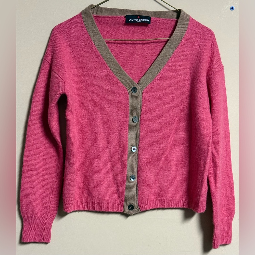 💜 Pierre Cardin 
Cropped Buttoned Up Sweater
Size 36 or S 💜💜💜